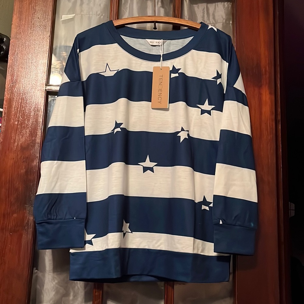 Blue n White long sleeve star pattern top
